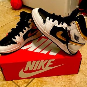 Nike Air Jordan 1 Mid Youth